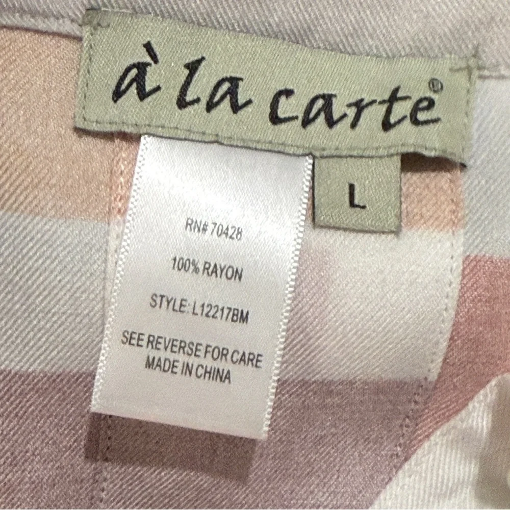 A La Carte Colorful, Casual Button-Up Tunic-Style Blouse. Flexible Collar. Sz L.